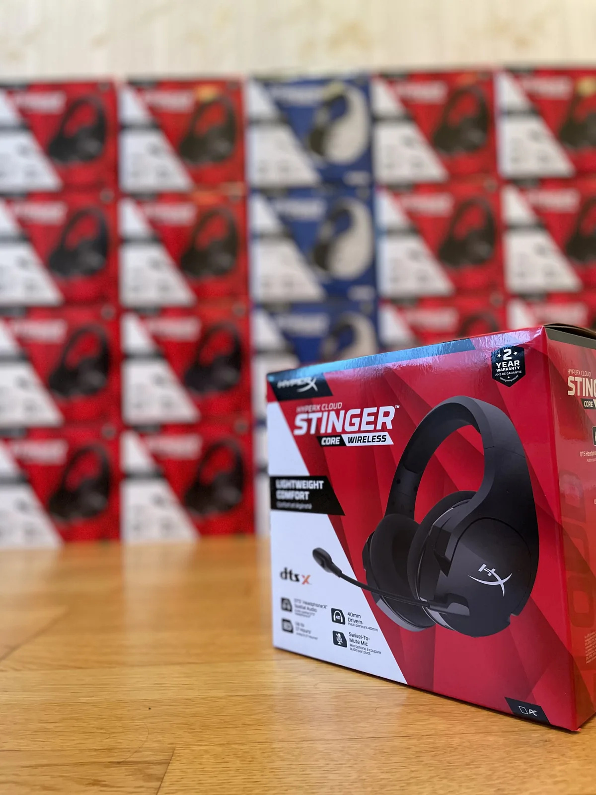 Складські запаси гарнітур HyperX Cloud Stinger Core Wireless